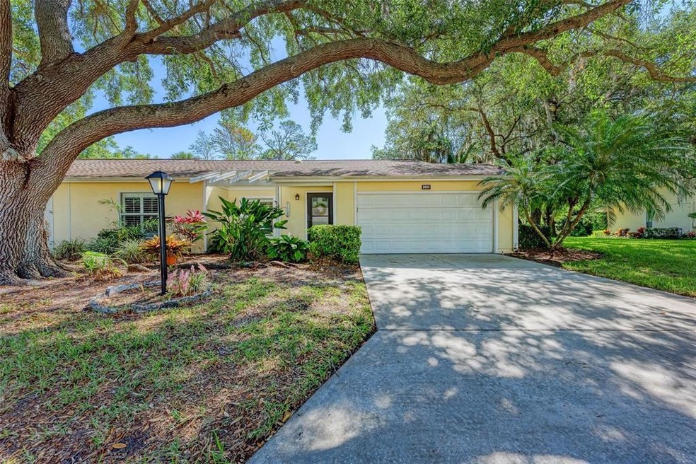 3933 Oakhurst Blvd unit 3012, Sarasota, FL 34233 - photo 1