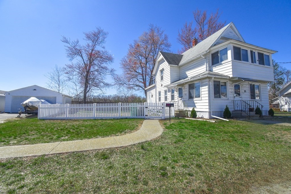 21 Marble Ave, Chicopee, MA 01013 - photo 1