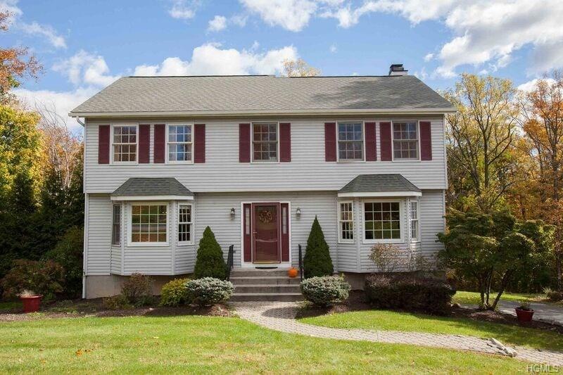 3070 Farm Walk Rd, Yorktown Heights, NY 10598 - photo 1