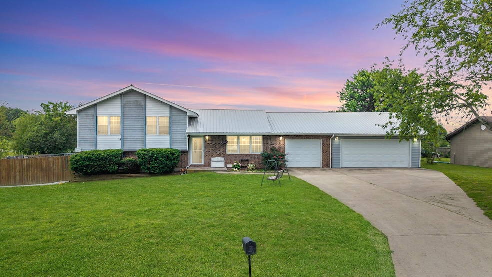 4-bed-3-bath-town-house001