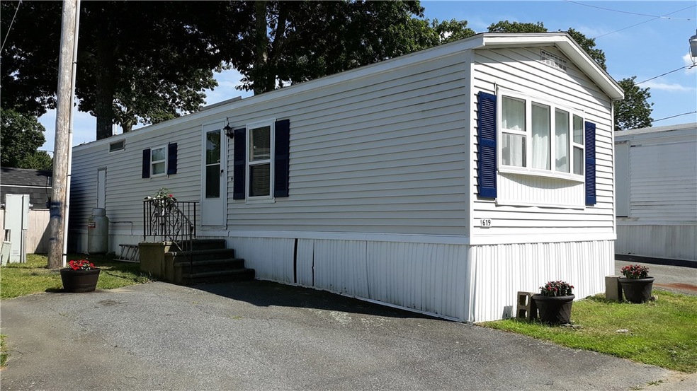 619 Forest Park Mobile Bend, Middletown, RI 02842 - photo 1