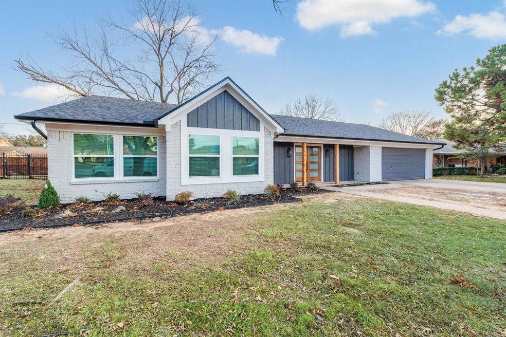 227 Carolyn Dr, Hurst, TX 76054 - photo 1