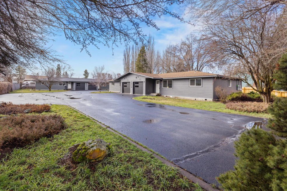 4020 Clinton Ave, Klamath Falls, OR 97603 - photo 1