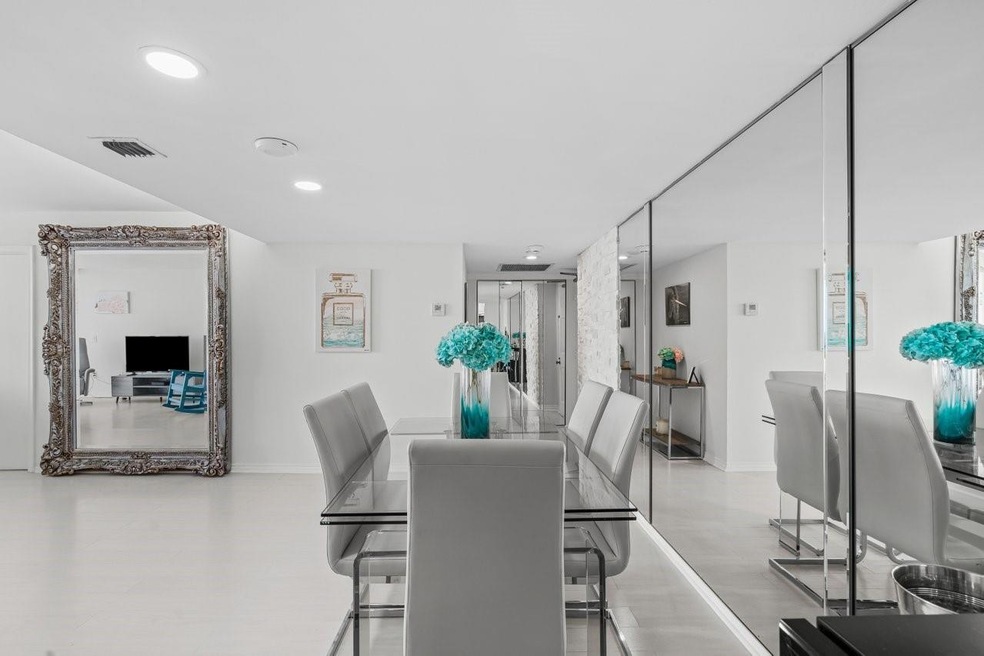 Palm Beach House unit 2004, West Palm Beach, FL 33407 - photo 1