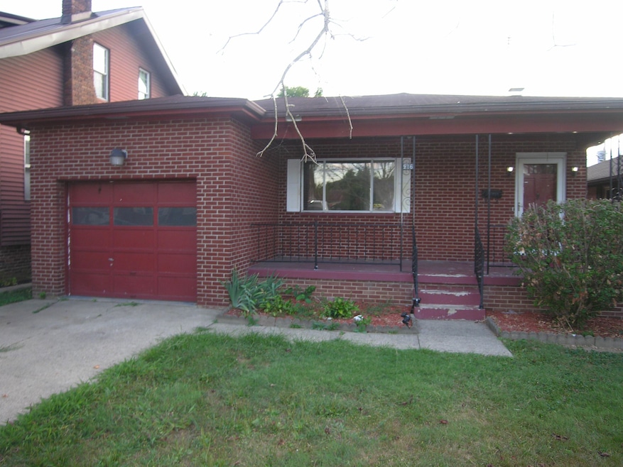 216 32nd St W, Huntington, WV 25704 - photo 1