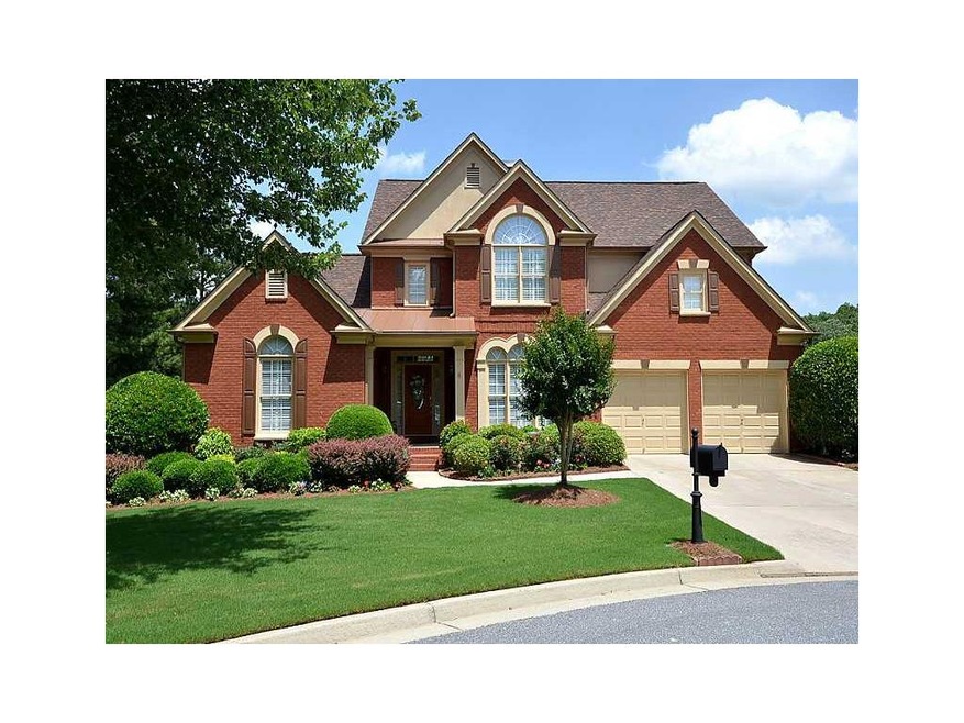Exterior Front. CLICK the HomeScenes.com Virtual T