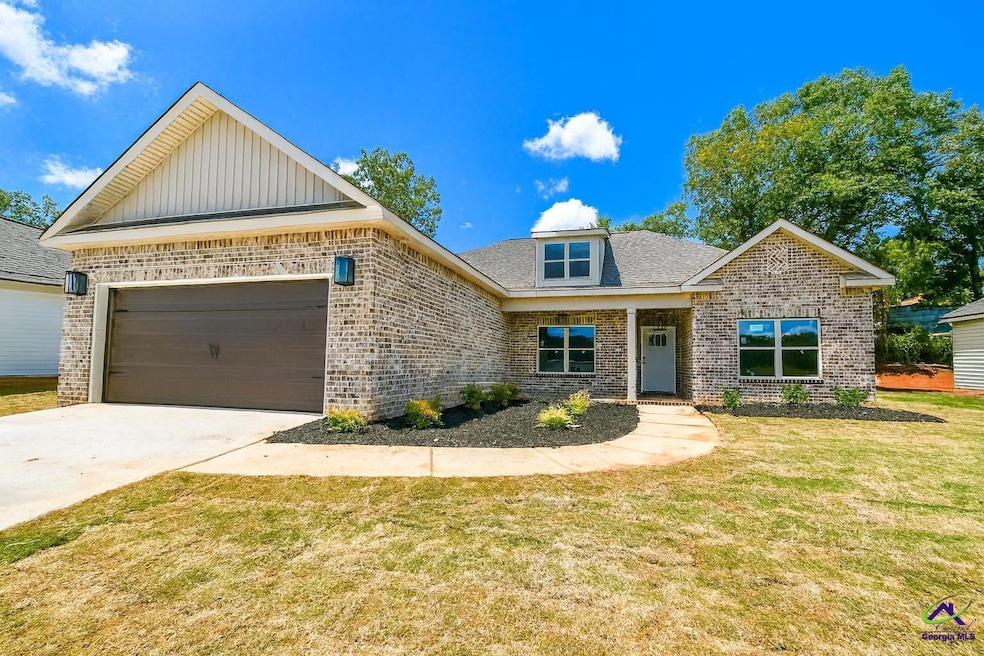 111 Early Dr, Byron, GA 31008 - photo 1