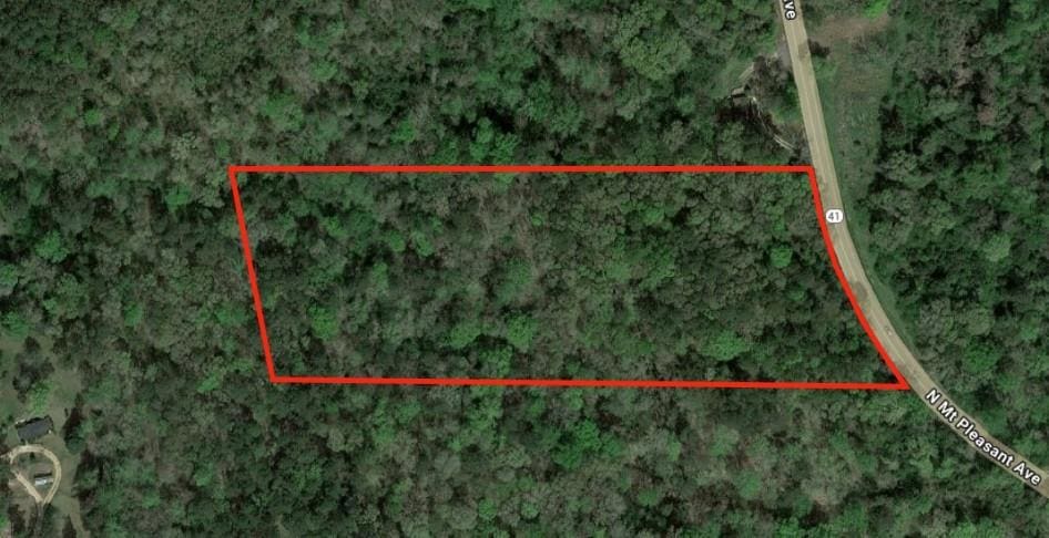 Map / location featuring property parcel outlined