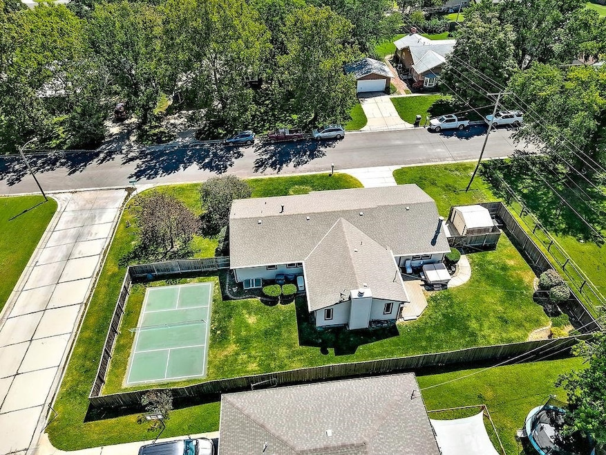 6124 Clarendon St, Bel Aire, KS 67220 - photo 1