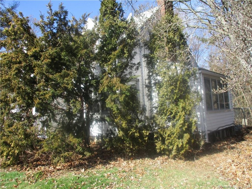 301 Mapledale Place, Bridgeport, CT 06610 - photo 1