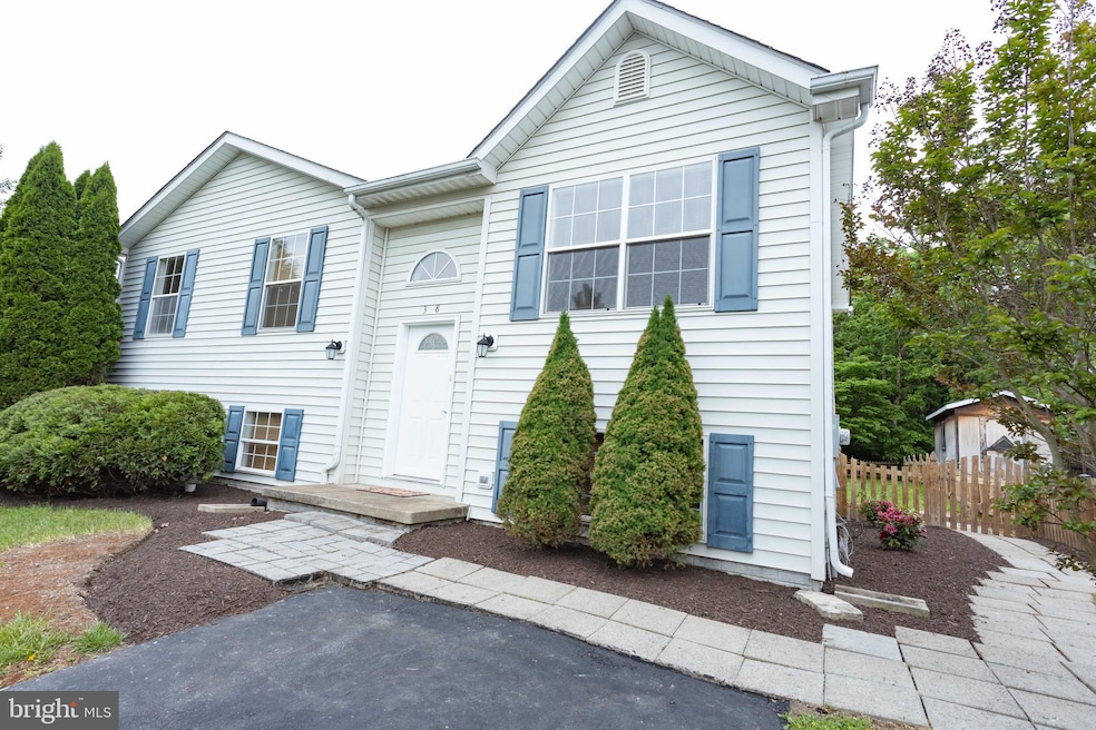 38 Farm Pond Ln, Martinsburg, WV 25404 - photo 1