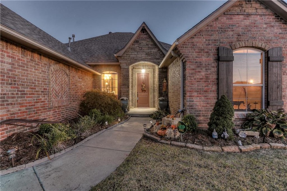 1945 Timber Dale Dr, Shawnee, OK 74804 - photo 1