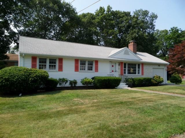 35 Fairfax Dr, Stratford, CT 06614 - photo 1