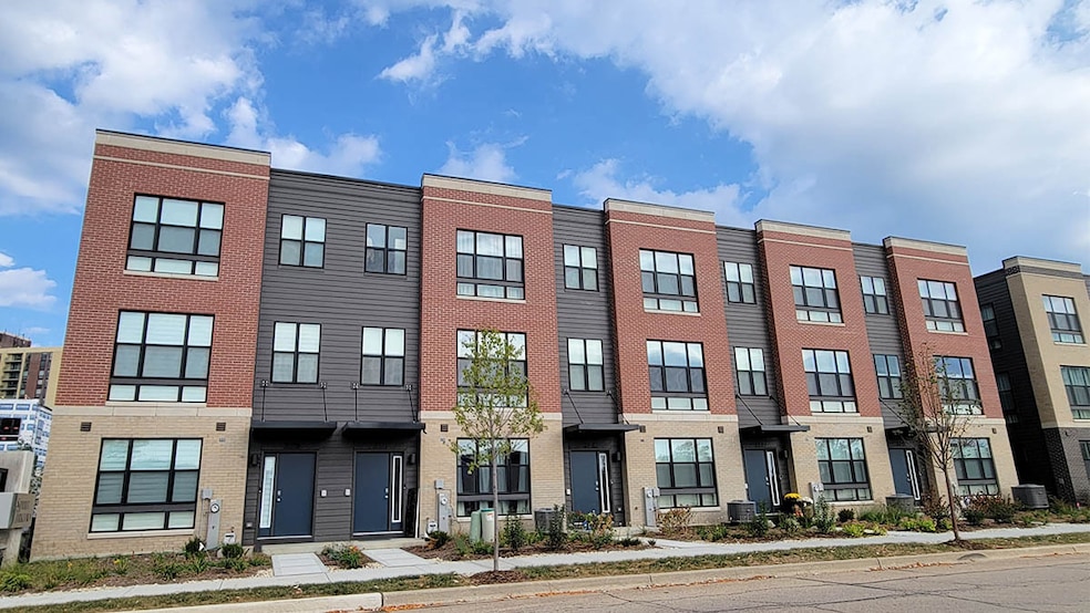 389 Summit Cir, Lombard, IL 60148 - photo 1