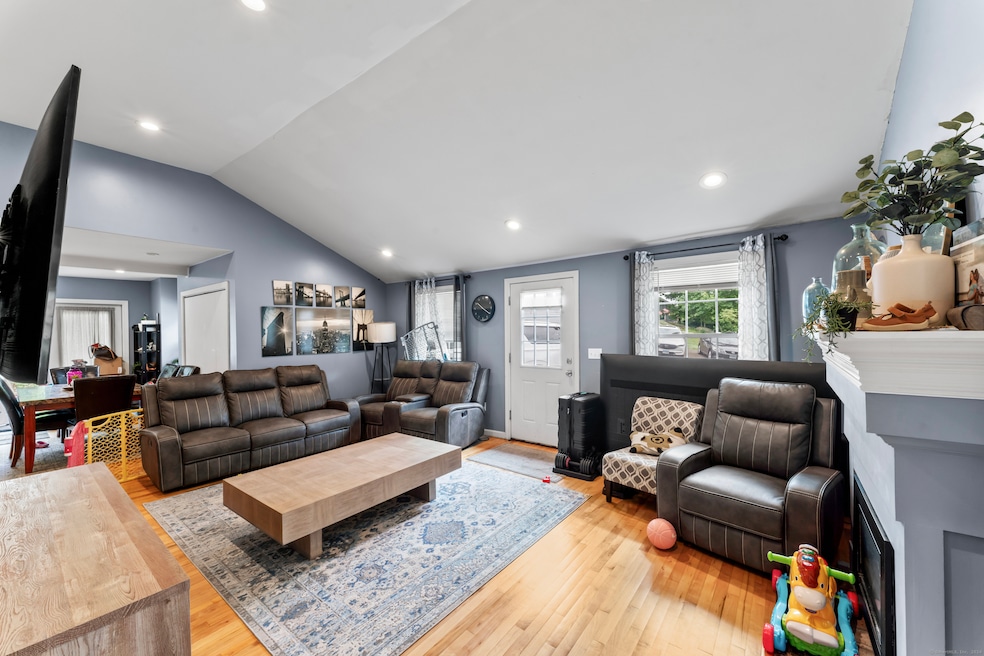 39 Short Beach Rd, East Haven, CT 06512 - photo 1