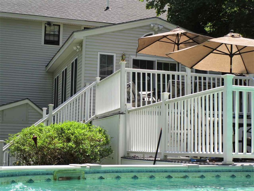 40 Redcoat Dr, Hampstead, NH 03841 - photo 1