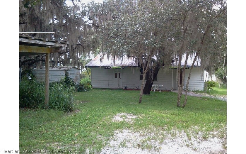 284 Lake Pearl Dr, Lake Placid, FL 33852 - photo 1