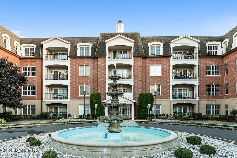 325 Regency Place unit 325, Woodbridge, NJ 07095 - photo 1