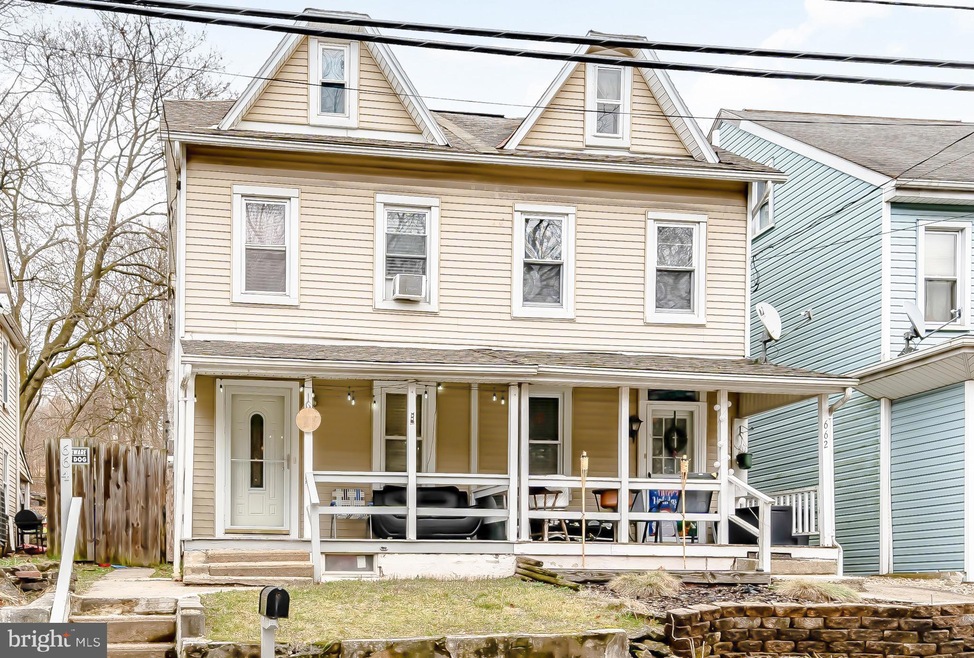 664 Manatawny St, Pottstown, PA 19464 - photo 1