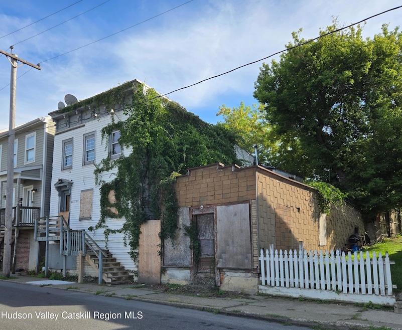 225 1/2 Columbia St, Hudson, NY 12534 - photo 1