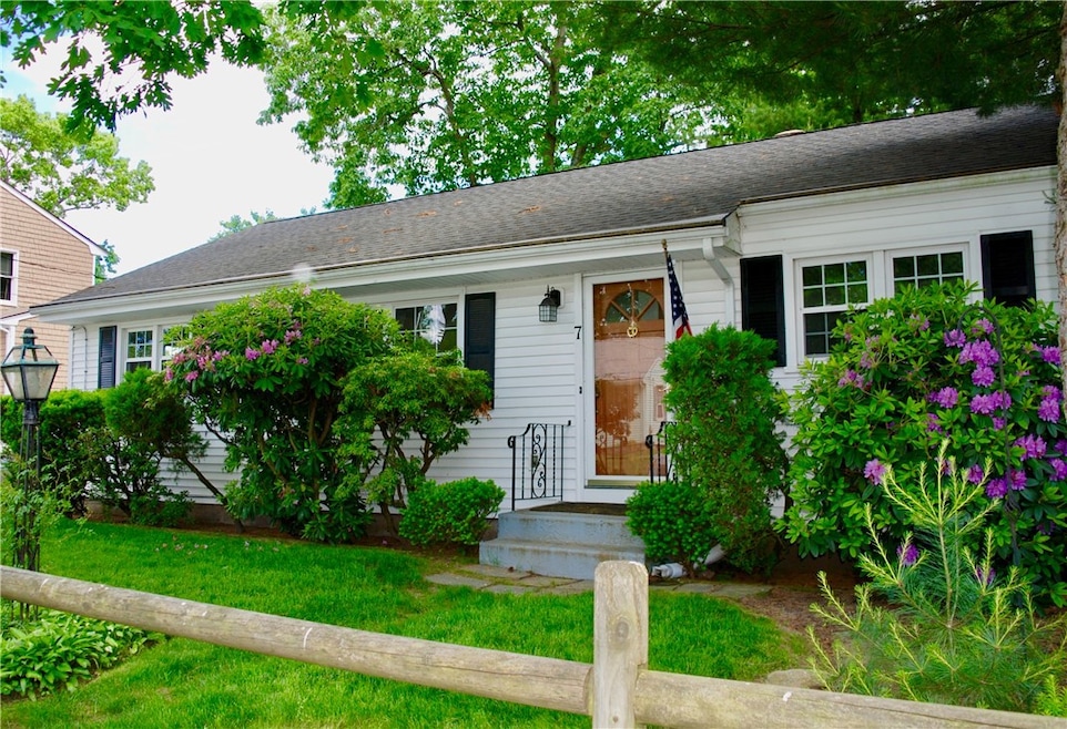 7 Windwood Rd, Cranston, RI 02920 - photo 1