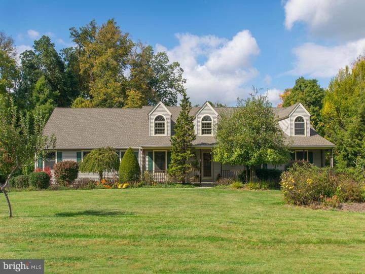 4827 Harvest Ln, Zionsville, PA 18092 - photo 1