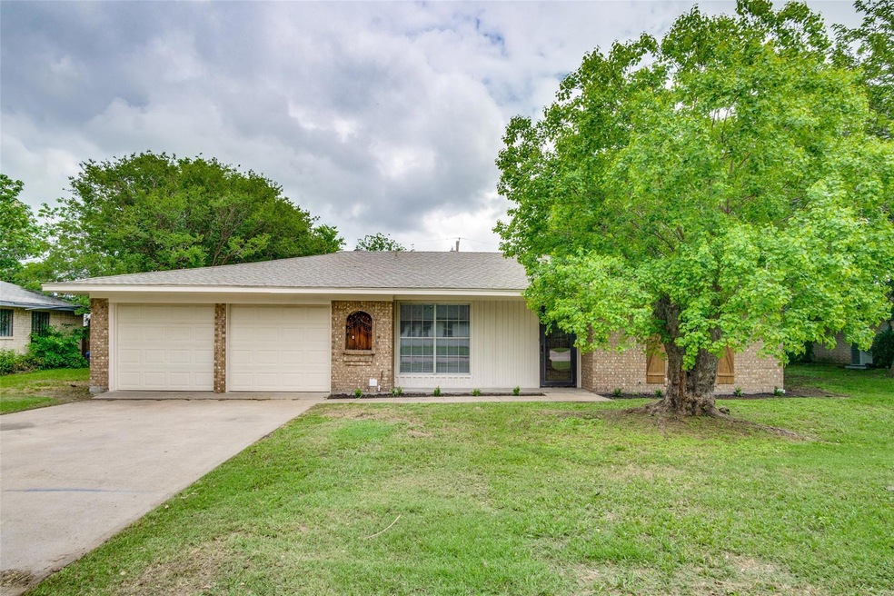 1205 S Benton St, Corsicana, TX 75110 - photo 1