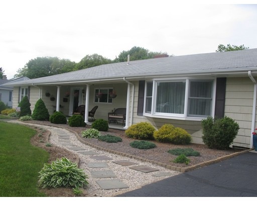 33 Picard Ct, Swansea, MA 02777 - photo 1