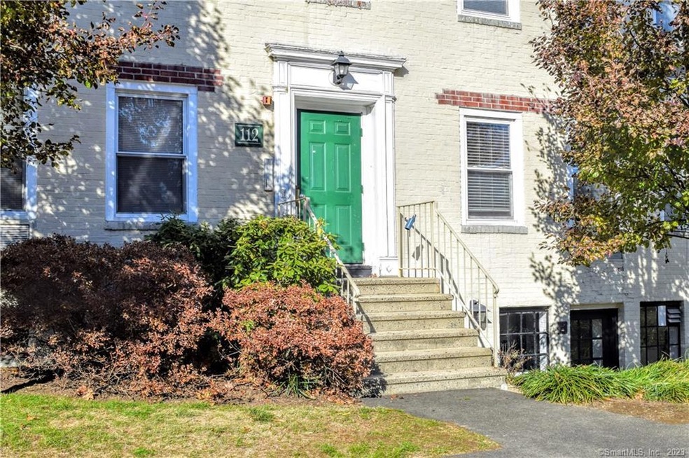 112 Woodside Green unit 2B, Stamford, CT 06905 - photo 1