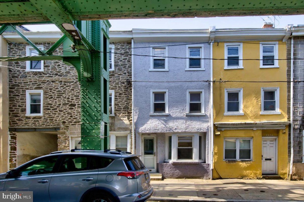 4324 Cresson St, Philadelphia, PA 19127 - photo 1