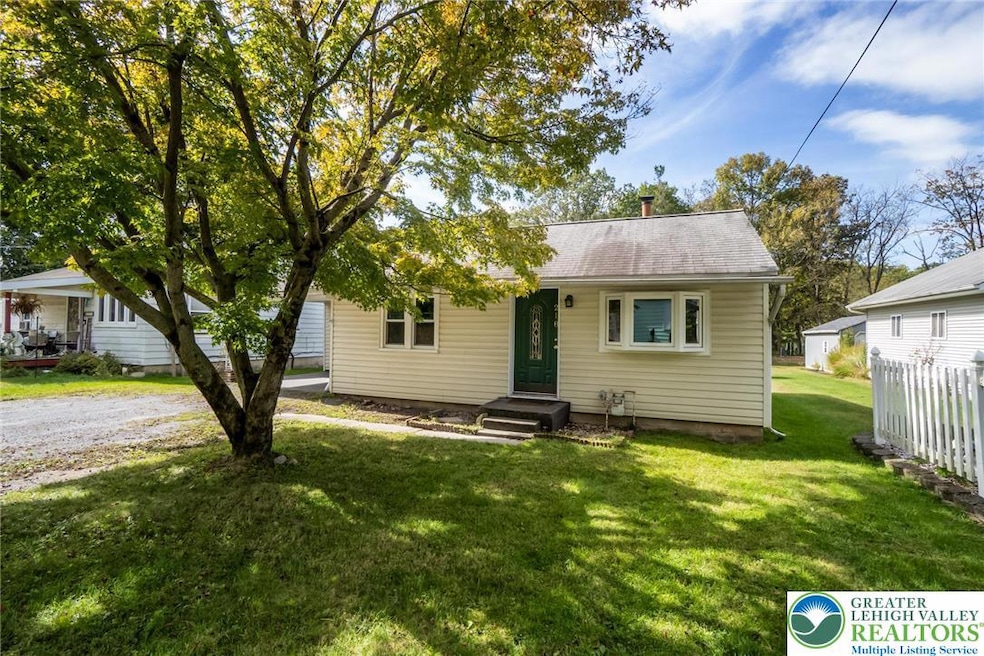 218 Lehigh St, Walnutport, PA 18088 - photo 1