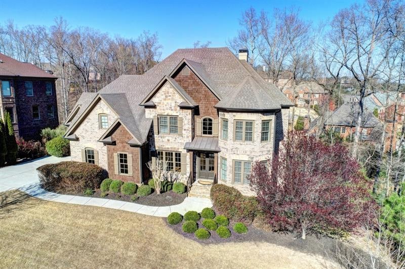 Custom Estate home in Edinburgh Bears Best Estate 