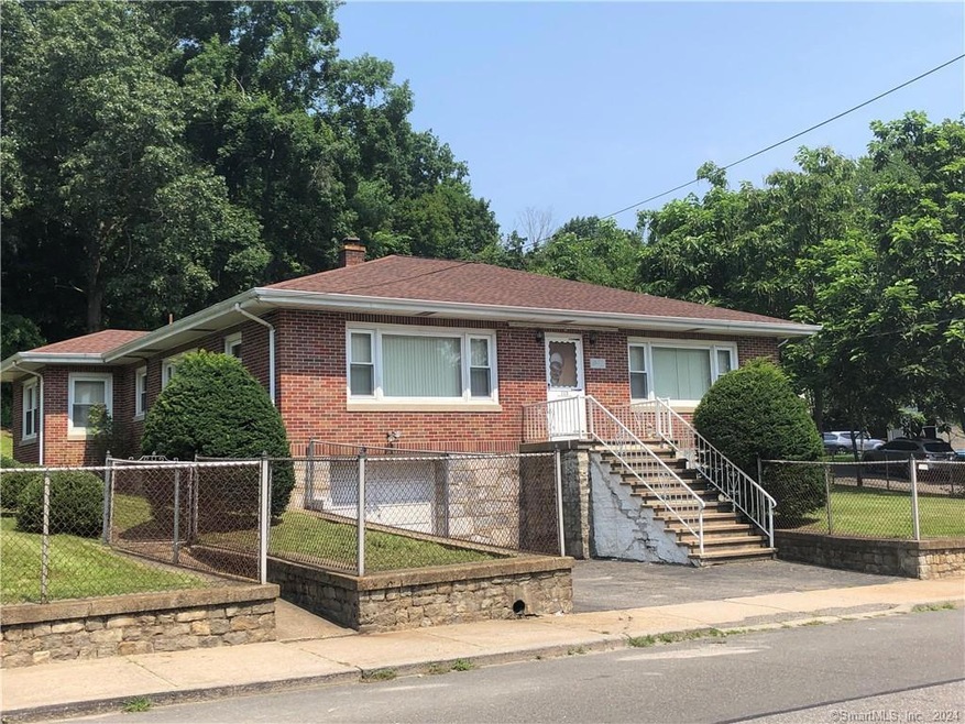 113 Platt St, Waterbury, CT 06704 - photo 1