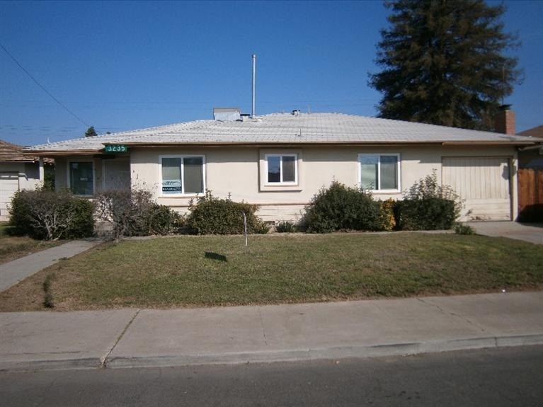 Charming Home 3235 E Princeton