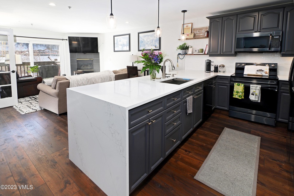 Kitchen / Living