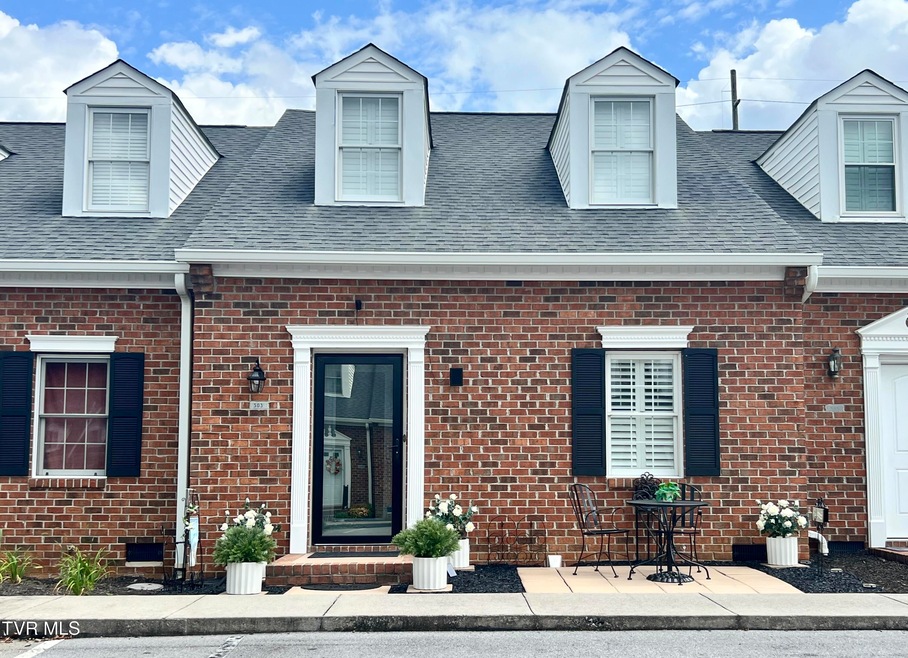 Brick 1 Level Living -Apprx 1,700 Sq’