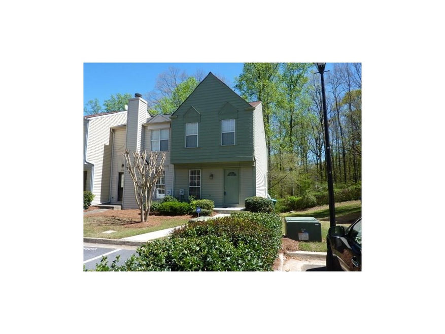 End Unit on quiet street