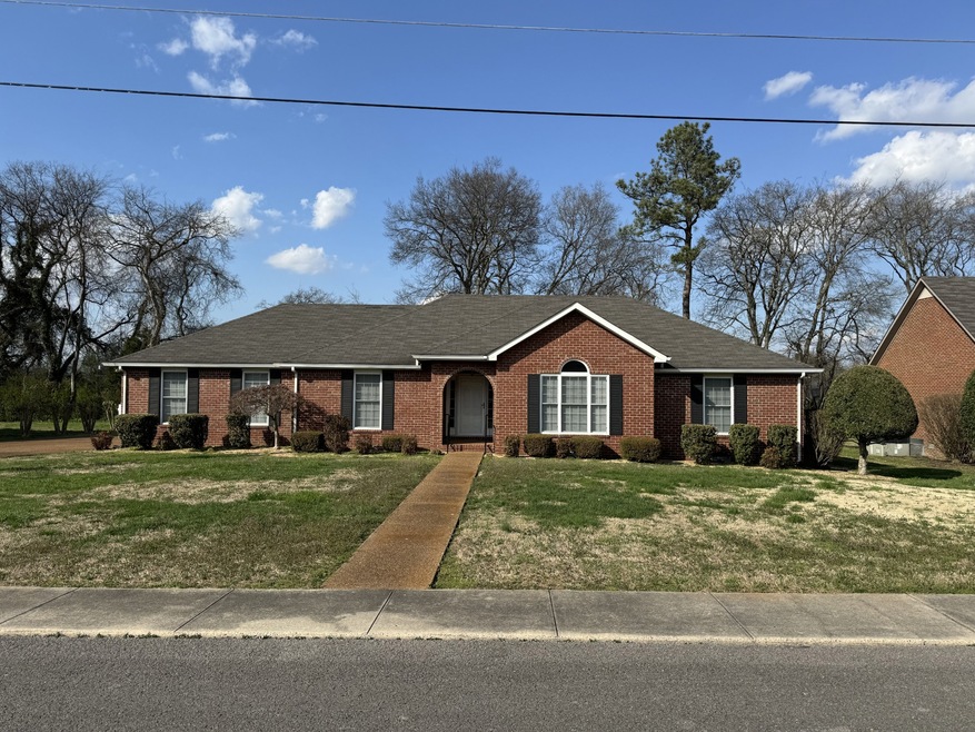 227 Megan Cir, Shelbyville, TN 37160 - photo 1