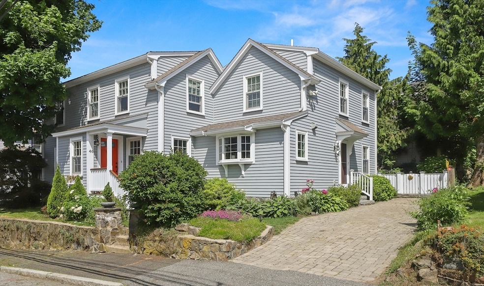 Sold $1,430,000 • Co-Listing Agent