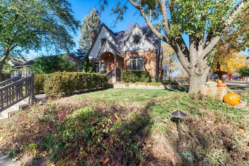 322 E Elm St, Lombard, IL 60148 - photo 1