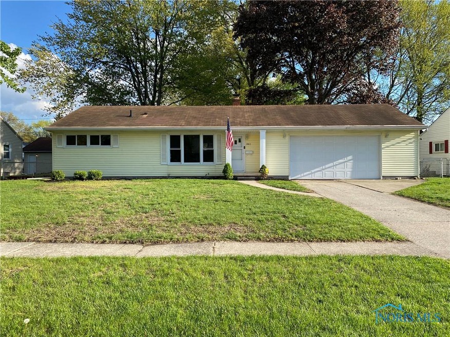 2411 Charlotte St, Toledo, OH 43613 - photo 1