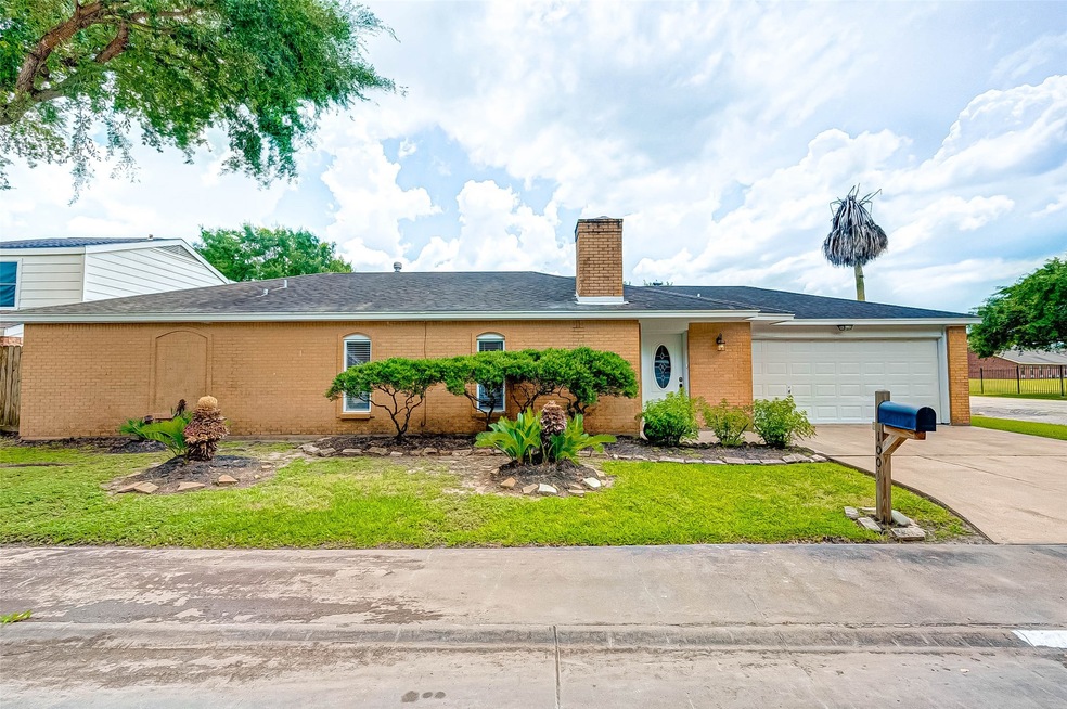 1001 Chateau Place, Richmond, TX 77469 - photo 1