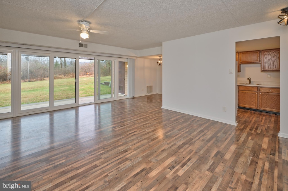 22 Hermitage Dr unit T14, New Hope, PA 18938 - photo 1