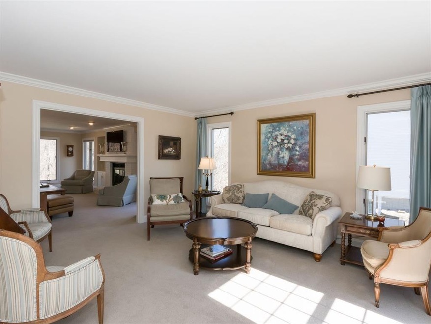 3570 Timberline Dr NE, Cedar Rapids, IA 52402 - photo 1