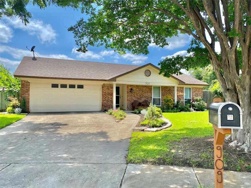 909 Shell Ct, Bedford, TX 76022 - photo 1