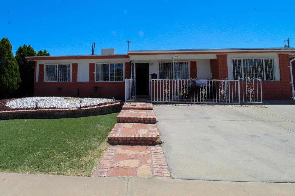 2100 Solano Dr, El Paso, TX 79935 - photo 1