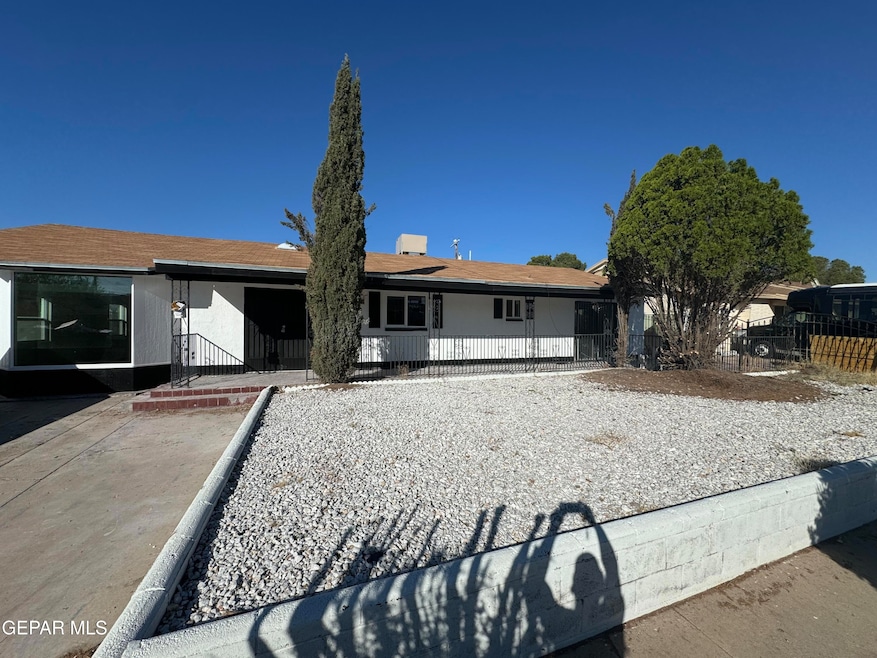 1109 Hawaii St, El Paso, TX 79915 - photo 1