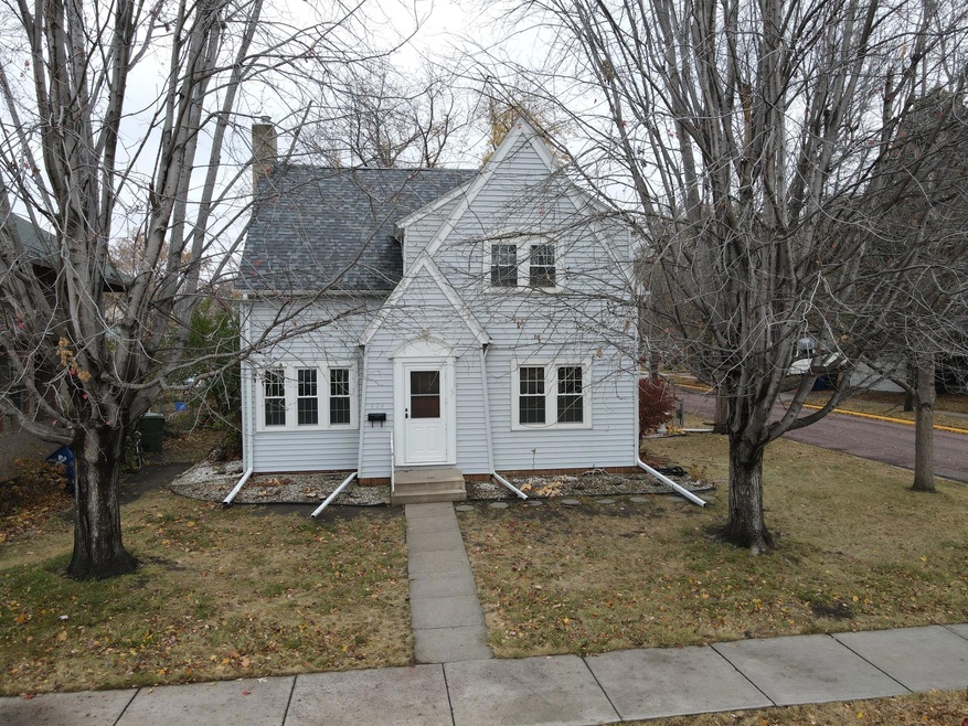 624 E 4th Ave, Mitchell, SD 57301 - photo 1