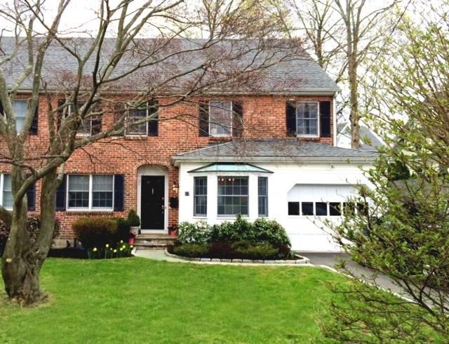 17 E Maple St unit 17, New Canaan, CT 06840 - photo 1