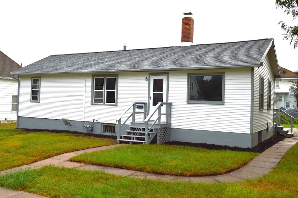 1014 A Ave, Vinton, IA 52349 - photo 1